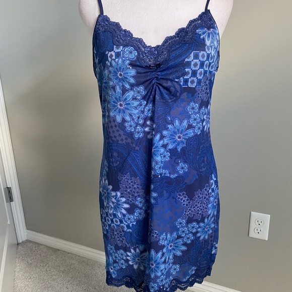 Victoria's Secret Navy Floral Chemise - Picture 2 of 8